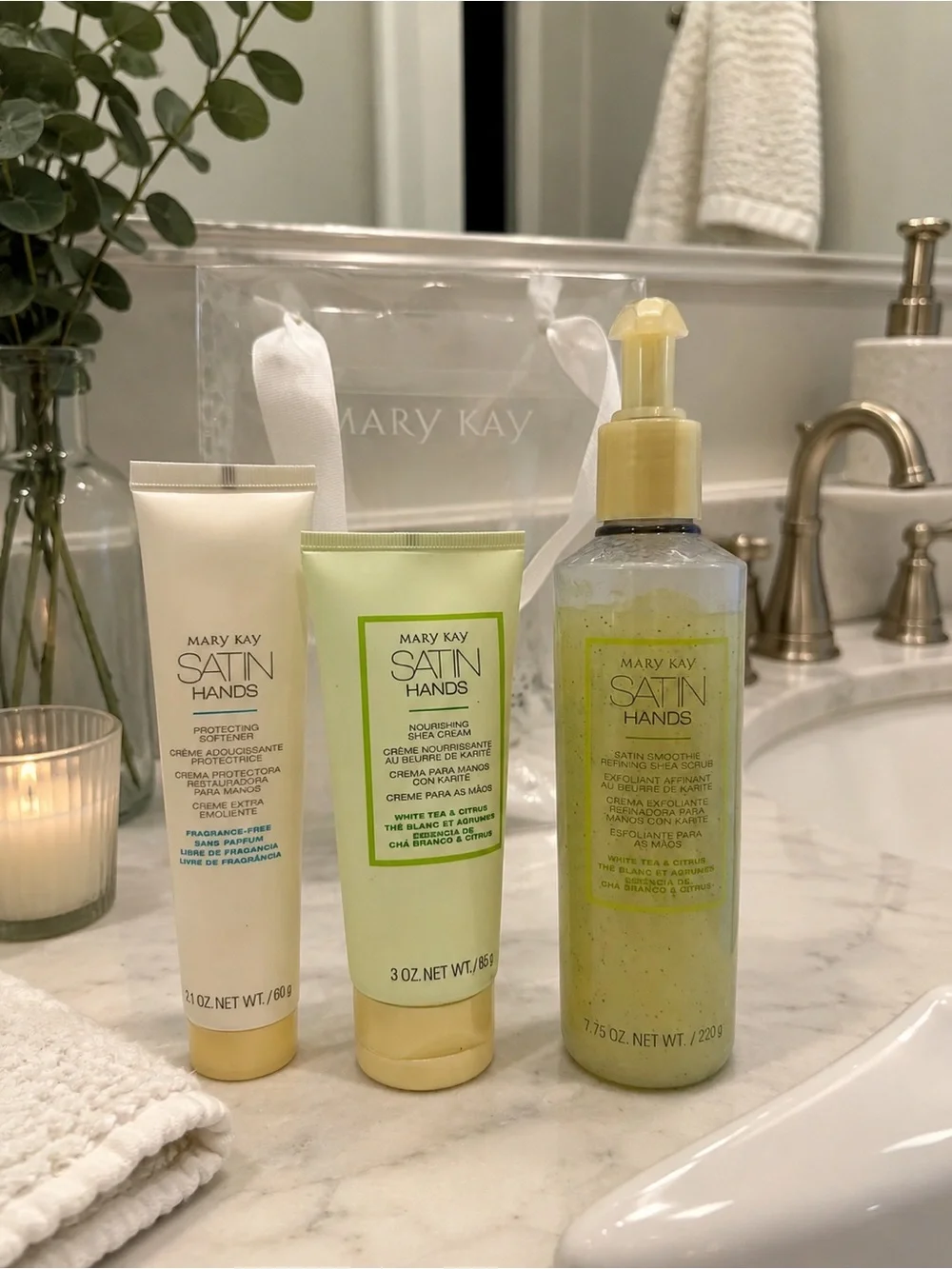 Mary Kay Satin Hands Set in Light Green & Cream